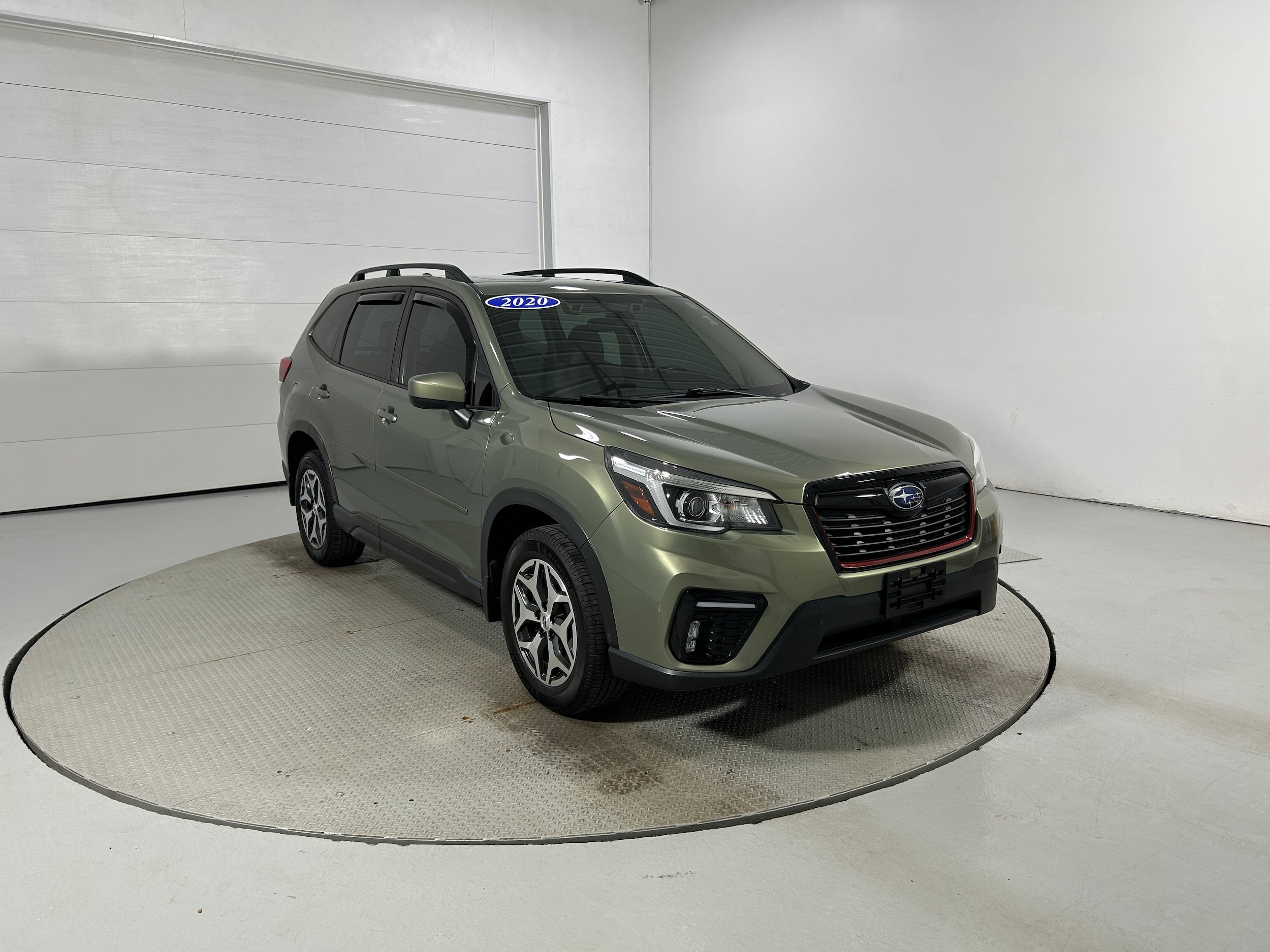 Used 2020 Subaru Forester Premium AWD/4WD image 2