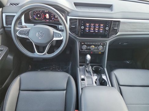 Used 2022 Volkswagen Atlas Cross Sport SE image 17