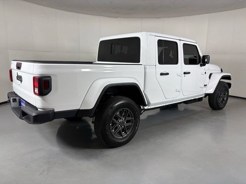 New 2026 Jeep Gladiator Sport AWD/4WD image 8