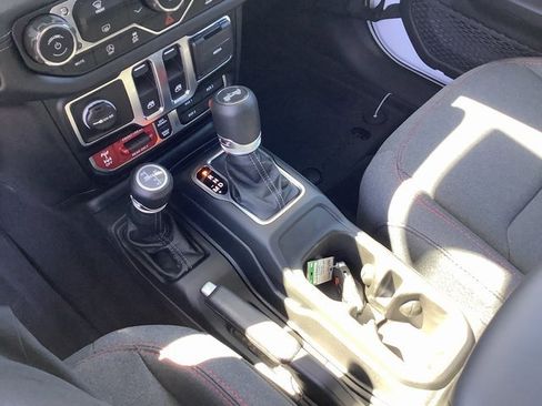 New 2025 Jeep Wrangler Rubicon w/ Xtreme 35 Tire Package image 18