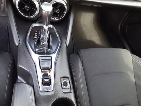Used 2021 Chevrolet Camaro LT image 24