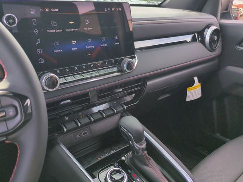 New 2025 Chevrolet Colorado Z71 w/ Technology Package image 13