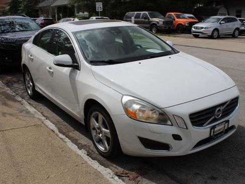 Used 2012 Volvo S60 T5 image 3