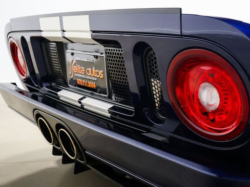 Used 2006 Ford GT RWD image 75