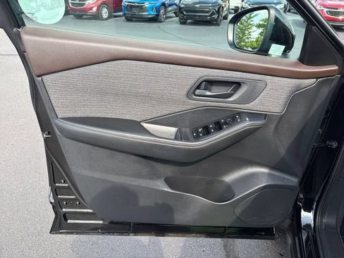 Used 2021 Nissan Rogue S FWD image 17