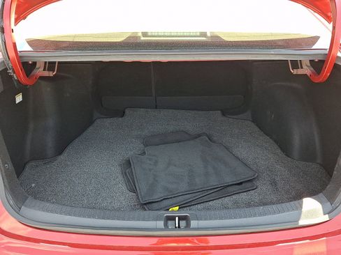 Used 2021 Toyota Corolla LE w/ Carpet Mat Package (TMS) FWD image 29