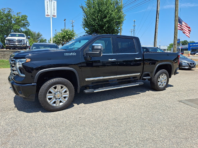Used 2024 Chevrolet Silverado 2500 High Country w/ High Country Premium Package AWD/4WD image 6