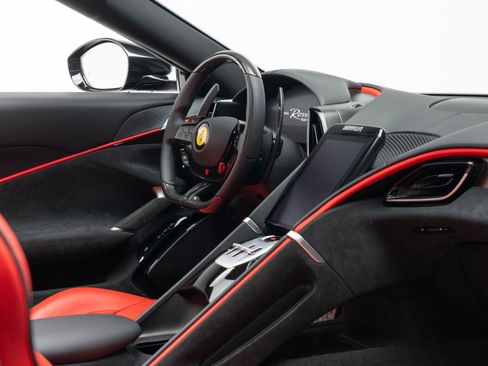 Used 2025 Ferrari Roma Spider RWD image 41