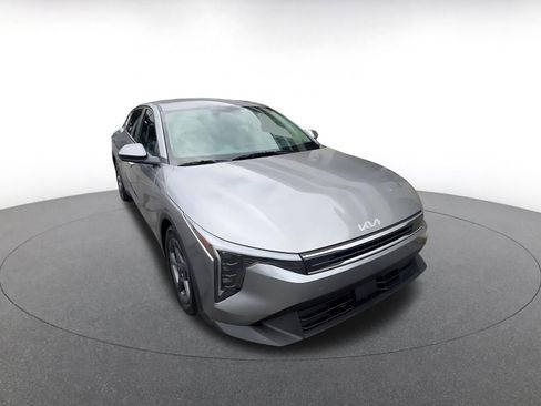 Used 2025 Kia K4 FWD image 3