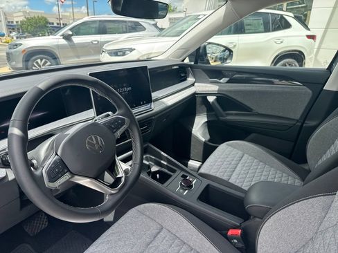 Used 2025 Volkswagen Tiguan S w/ 18" Wheel Package AWD/4WD image 12