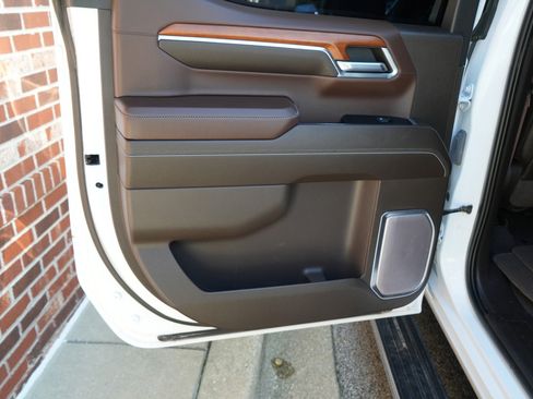 Used 2022 GMC Sierra 1500 Denali w/ Denali Reserve Package AWD/4WD image 28