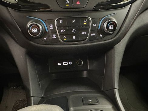 Certified 2023 Chevrolet Equinox RS w/ LPO, Floor Liner Package image 15