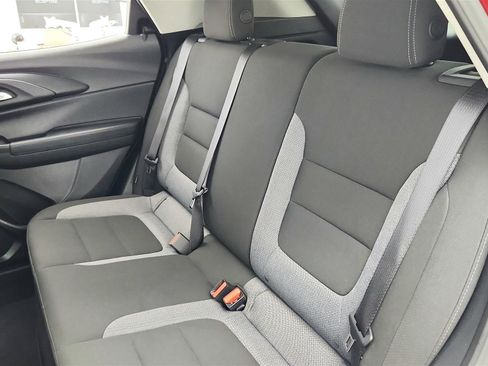 Used 2025 Chevrolet TrailBlazer LT image 33