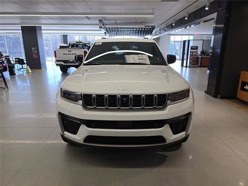 New 2026 Jeep Grand Cherokee Limited image 7