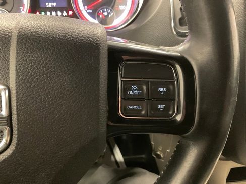 Used 2019 Dodge Grand Caravan SXT image 18