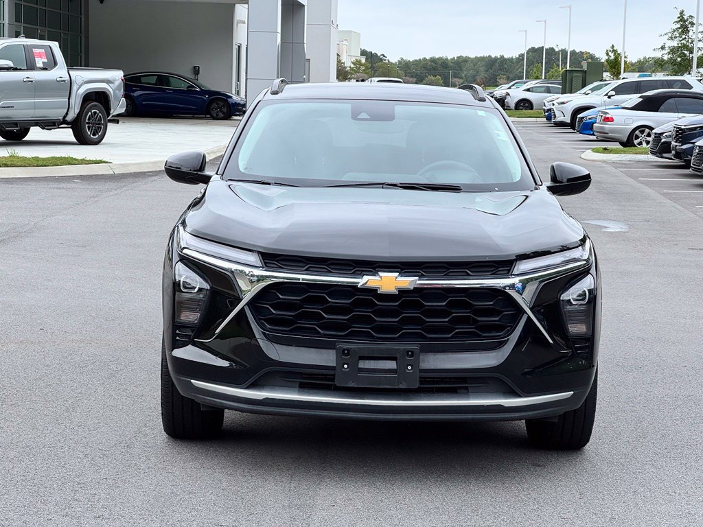 Used 2025 Chevrolet Trax LT FWD image 6