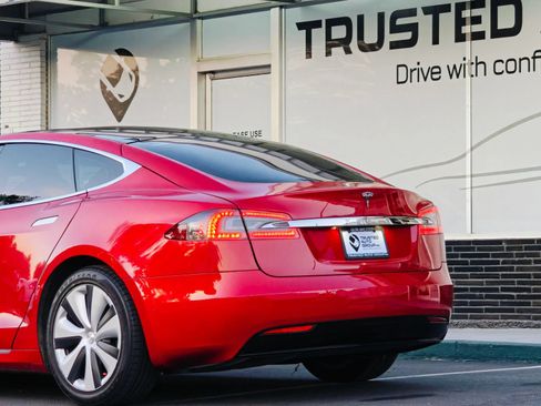 Used 2020 Tesla Model S Long Range Plus AWD/4WD image 8