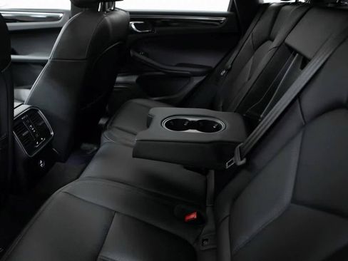 Certified 2025 Porsche Macan image 29