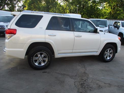 Used 2010 Toyota 4Runner SR5 AWD/4WD image 33