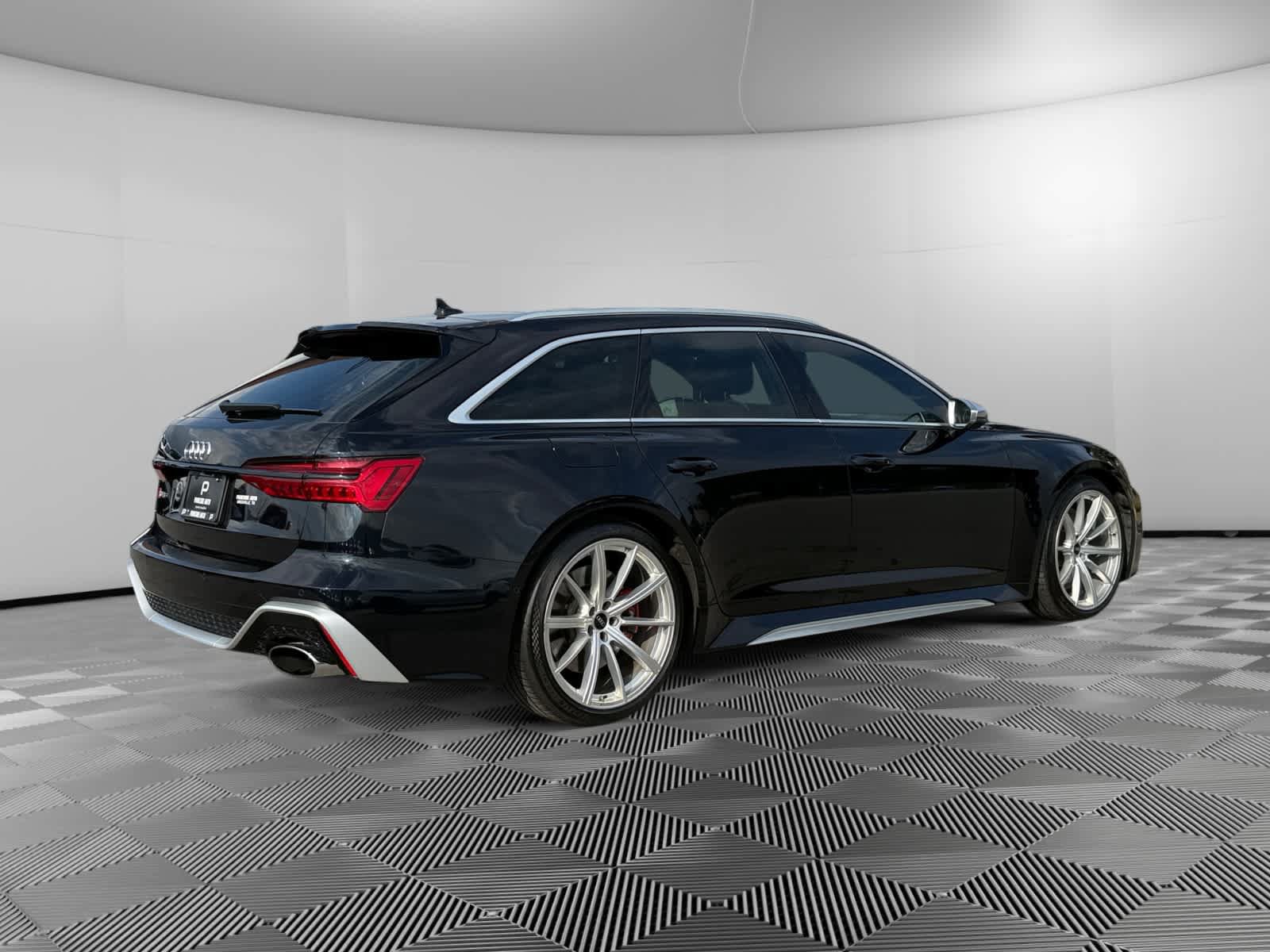 Used 2021 Audi RS 6 w/ Executive Package AWD/4WD image 5