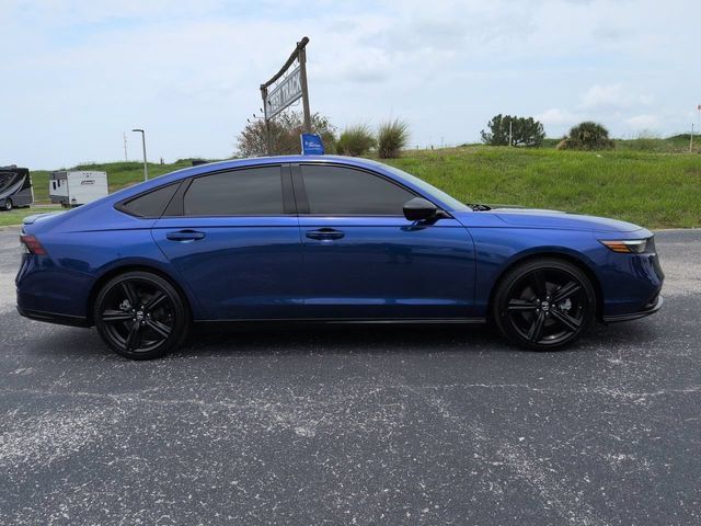 Used 2024 Honda Accord Sport image 4