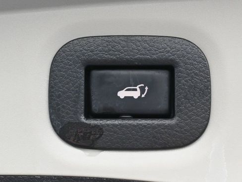 Used 2019 Nissan Rogue SL w/ Premium Package image 34