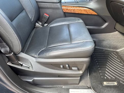 Used 2019 Chevrolet Tahoe Premier AWD/4WD image 45