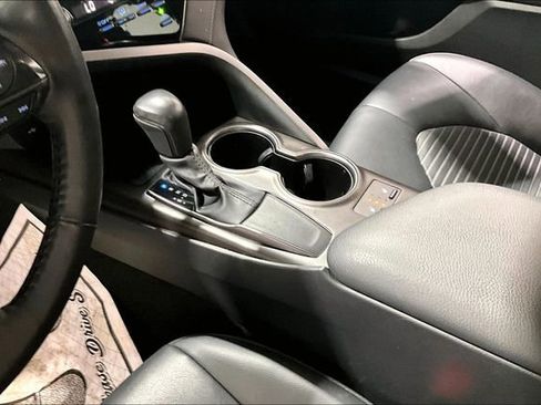 Used 2024 Toyota Camry SE image 18