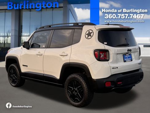 Used 2017 Jeep Renegade Trailhawk image 4