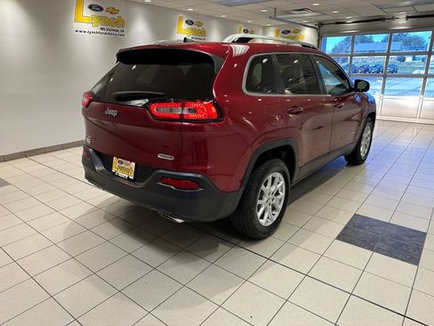 Used 2017 Jeep Cherokee Latitude w/ Cold Weather Group AWD/4WD image 19