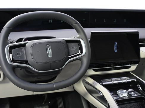 New 2026 Lincoln Nautilus Reserve image 12