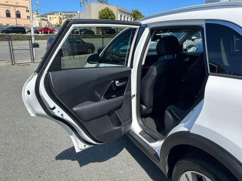 Used 2021 Kia Niro EX FWD image 52