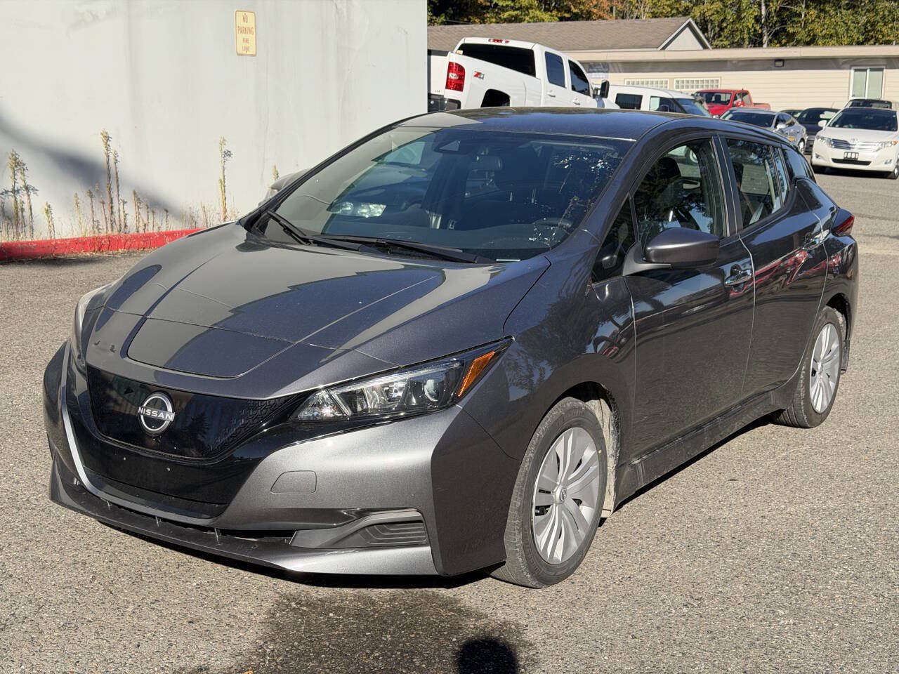 Used 2025 Nissan Leaf S FWD image 1