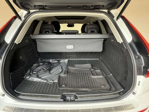 Used 2023 Volvo XC60 T8 Ultimate w/ Climate Package AWD/4WD image 17