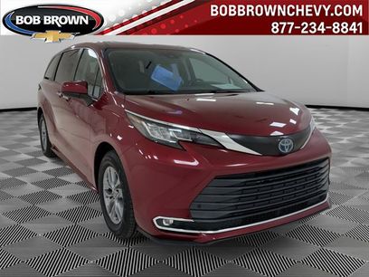 Used 2022 Toyota Sienna XLE