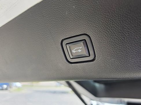 Used 2021 Chevrolet Traverse High Country AWD/4WD image 15