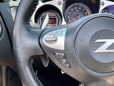 Used 2014 Nissan 370Z Touring RWD image 18