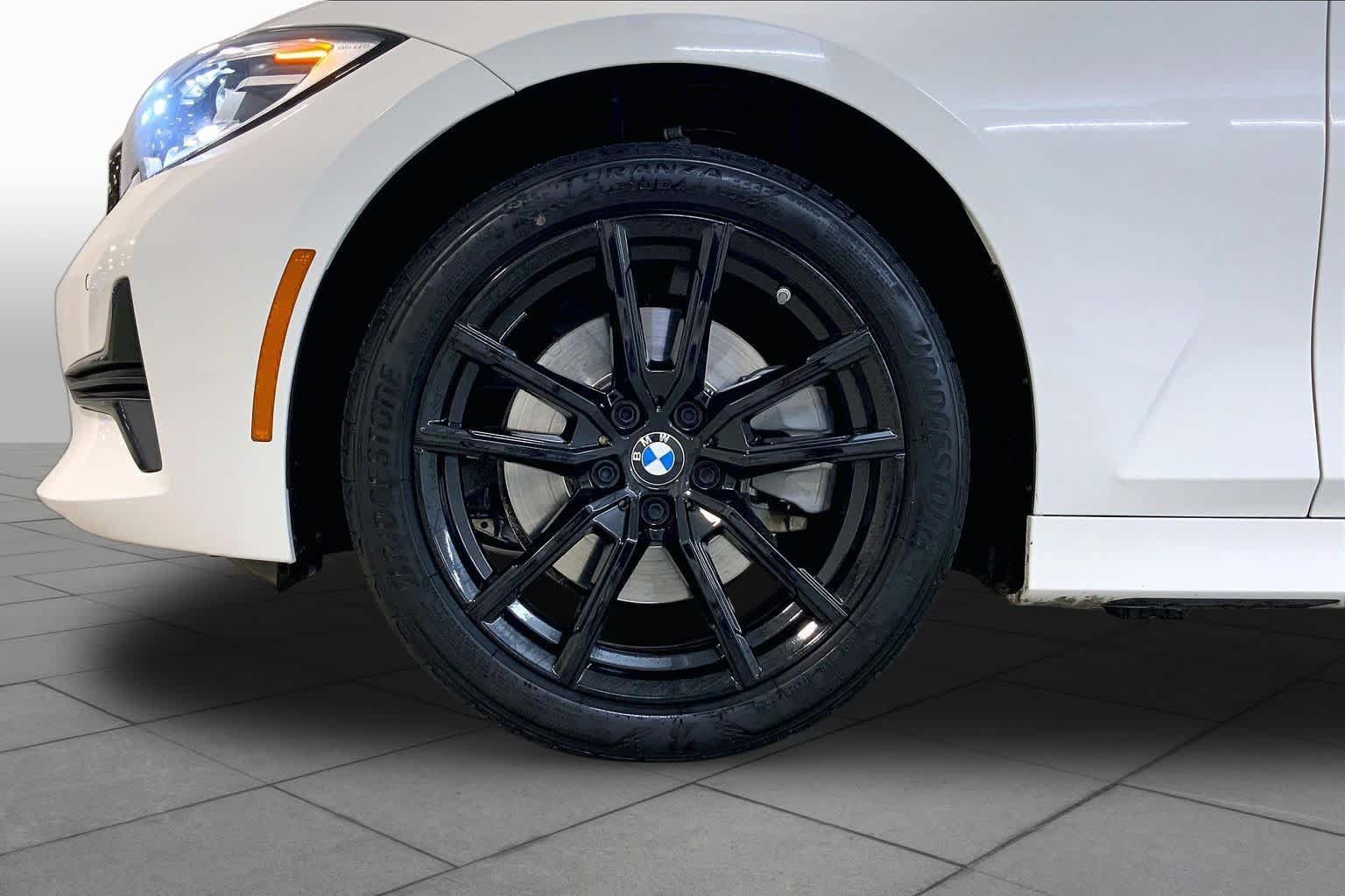 Used 2021 BMW 330i xDrive Sedan w/ Convenience Package AWD/4WD image 10