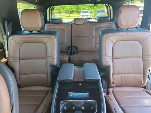 Used 2024 Lincoln Navigator Reserve AWD/4WD image 18
