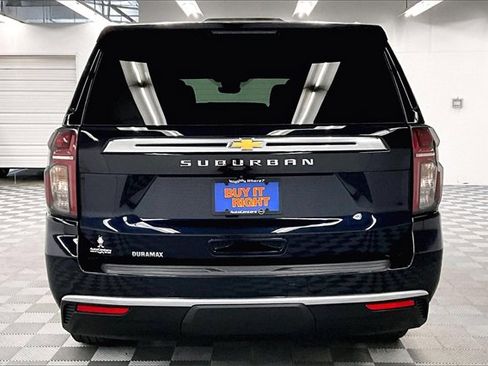 Used 2024 Chevrolet Suburban High Country image 4