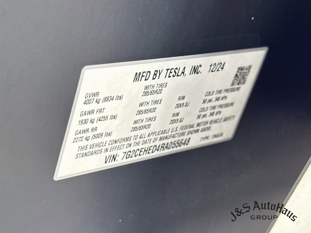 Used 2024 Tesla Cybertruck AWD Crew Cab image 41