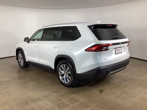 Used 2024 Toyota Grand Highlander AWD image 15