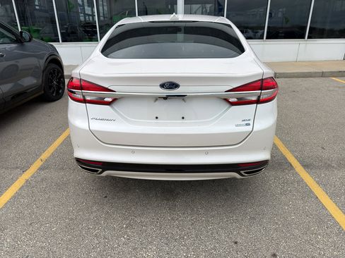 Used 2017 Ford Fusion SE w/ Fusion SE Technology Package image 5