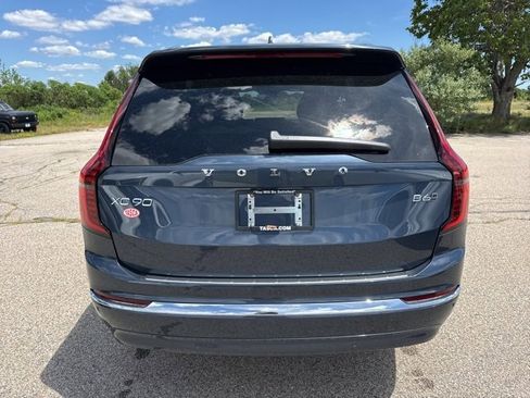 New 2026 Volvo XC90 B6 Core image 4