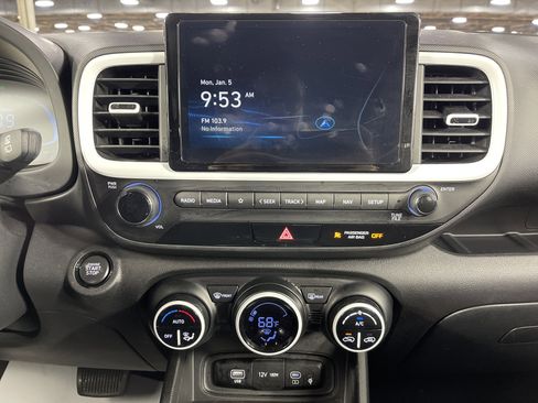 Used 2023 Hyundai Venue Limited w/ Cargo Package image 21