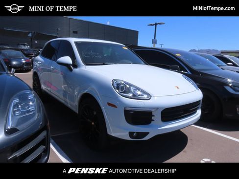 Used 2017 Porsche Cayenne AWD/4WD image 1