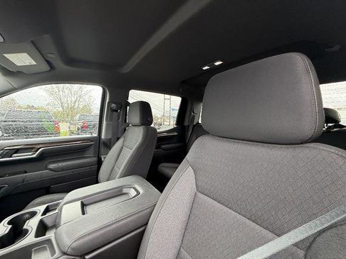 Used 2022 Chevrolet Silverado 1500 LT AWD/4WD image 30
