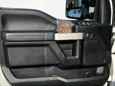 Used 2019 Ford F450 Lariat w/ Lariat Ultimate Package AWD/4WD image 21