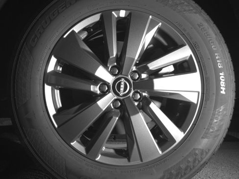 Used 2025 Nissan Pathfinder SV FWD image 14