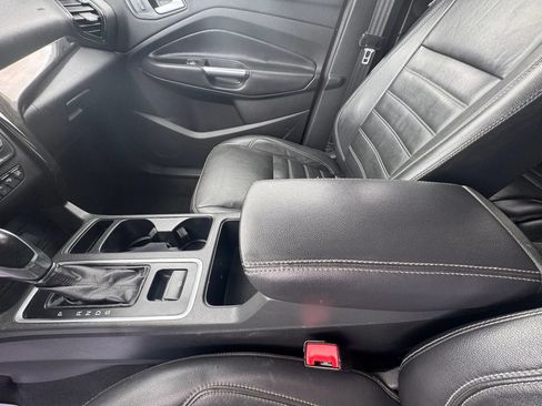 Used 2018 Ford Escape Titanium w/ Ford Safe & Smart Package AWD/4WD image 15
